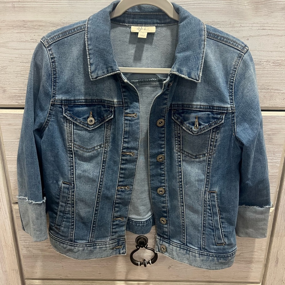 Women’s denim jean jacket